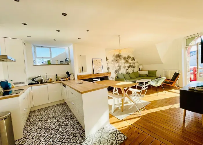 Avec Balcon Au Coeur De